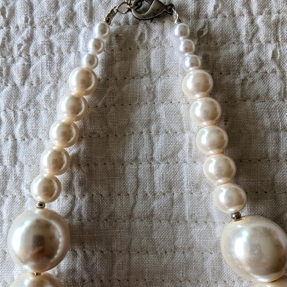 Glass Pearl Necklace - Picture 2 of 2